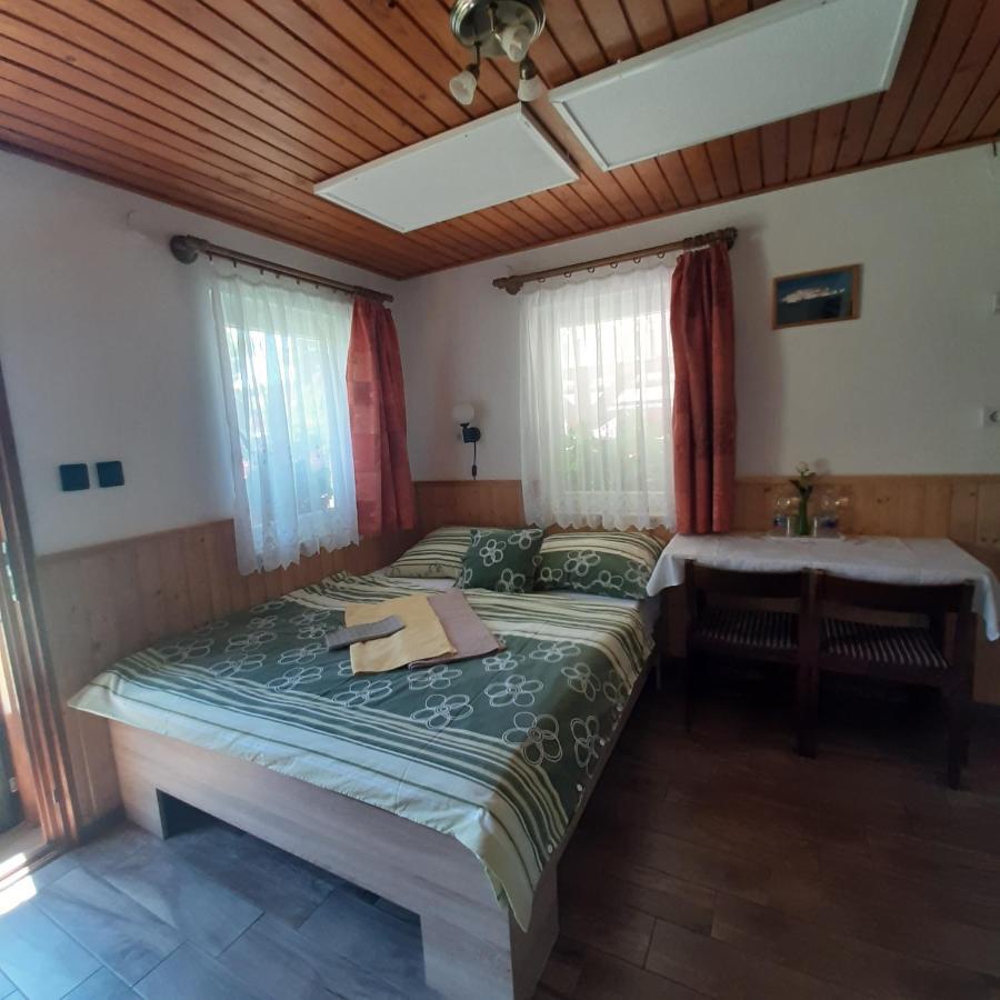 Rozsa Vendeghaz Hotel Visegrád Exterior photo